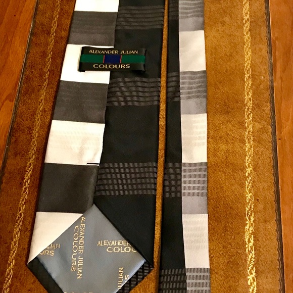 Colours by AlexanderJulian B&W silk tie - Picture 5 of 6